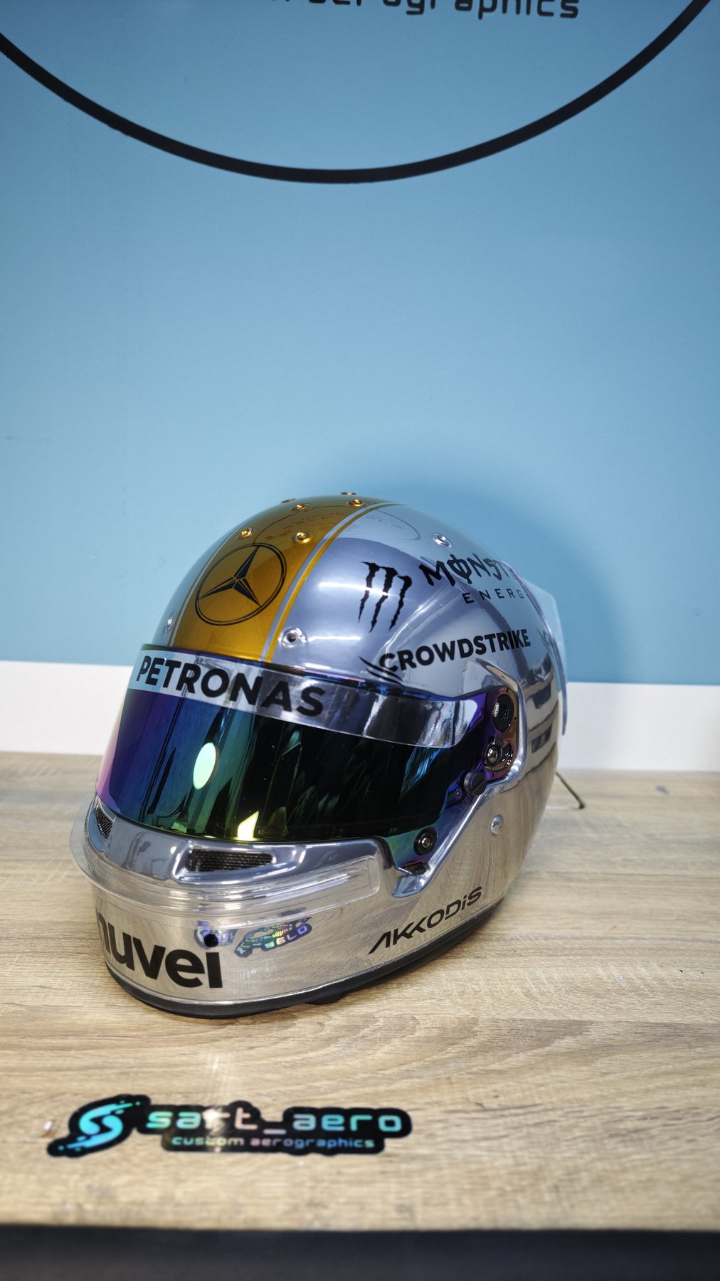 Overhead view of the shell showing the simulated rivets along the gold stripe
